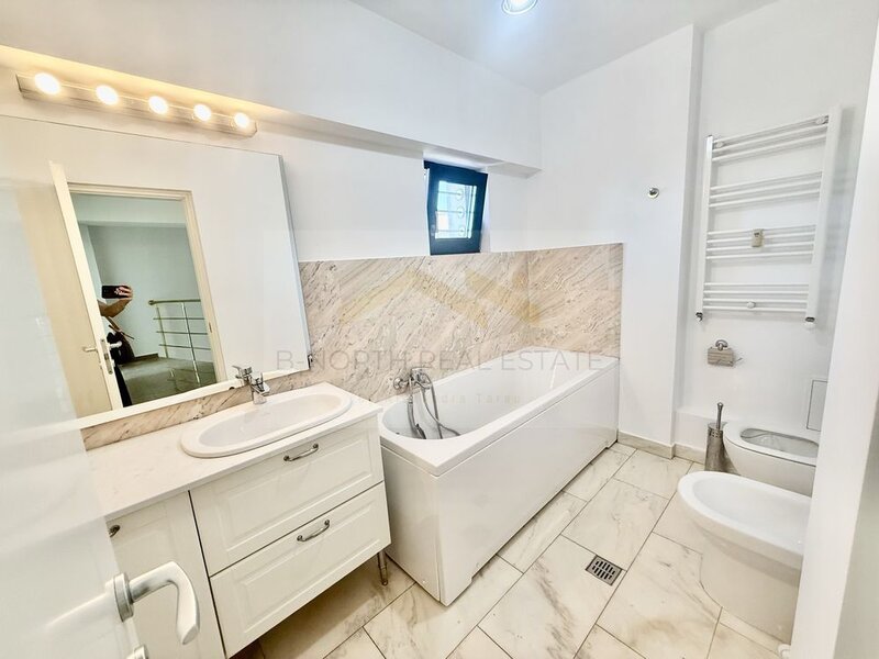 Unirii, Mircea Voda penthouse 4 camere de inchiriat, 127 mp, terasa